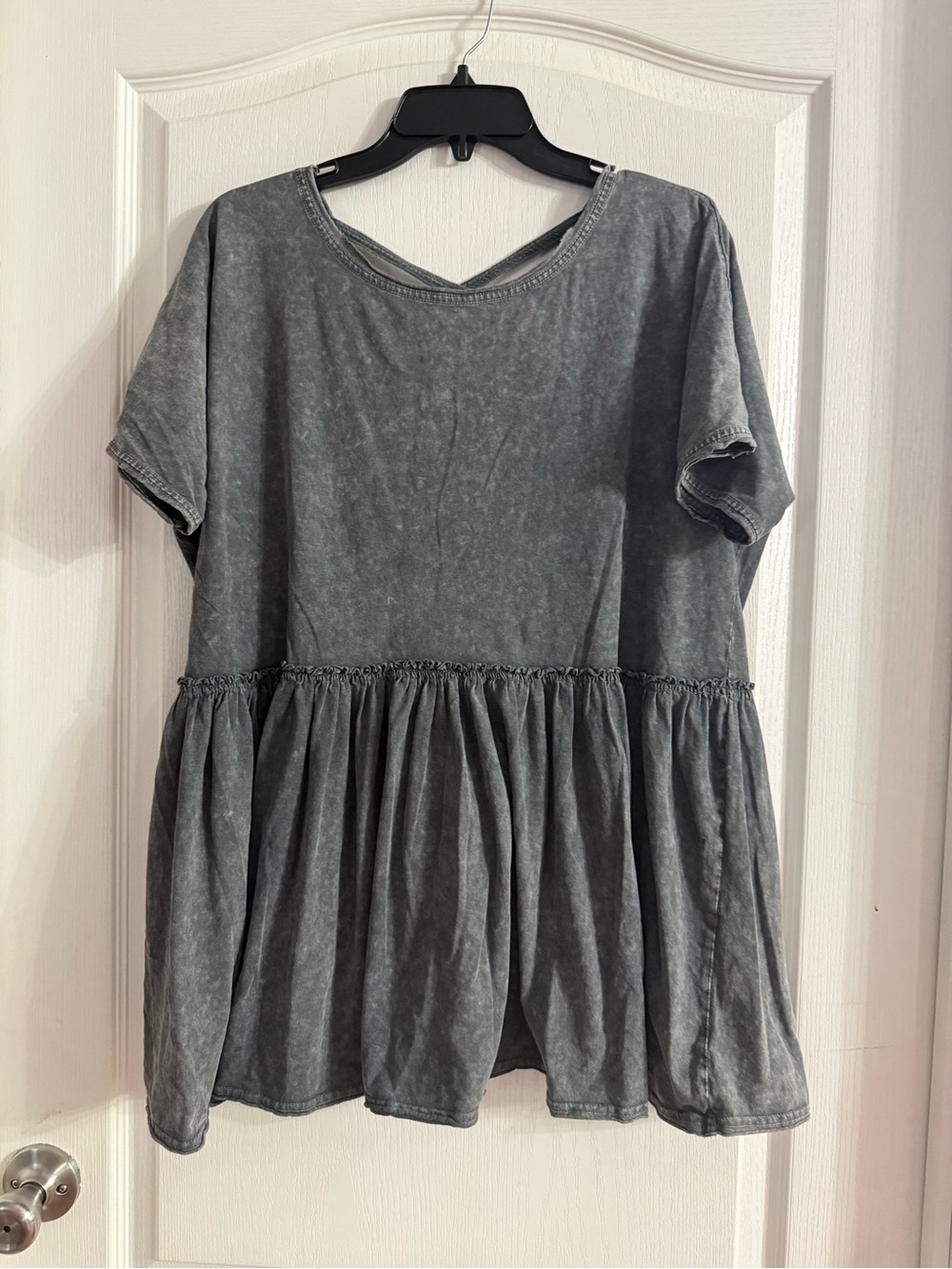 Easel Women’s Gray Washed Boho Top Sz M. SP-2